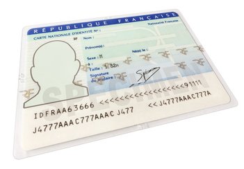 Est-ce possible de voyager malgré une carte d'identité périmée ?